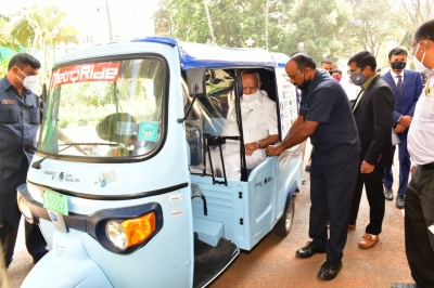 CM BSY inaugurates battery swapping point for electric vehicle 