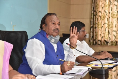 Job card for whoever demands ; Agriculture pond construction on priority : Min. K.S.Eshwarappa