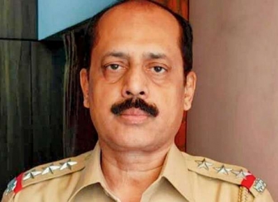 Maharashtra police suspended Sachin Waze NIA custody extended by court