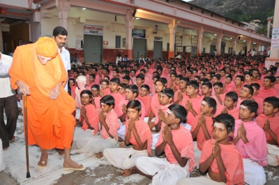 The central government has issued an order sanctioning a medical college for Siddaganga Mutt