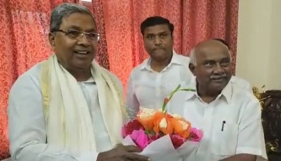 Siddaramaiah meets BJP leader H Vishwanath