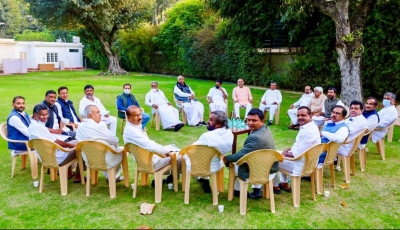  Is negotiation successful? : Rahul Gandhi meets state Congress leaders