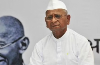 Wine sales at supermarkets: Anna Hazare saddled with Maharashtra govt decision
