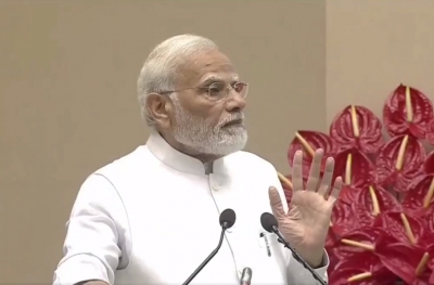 Officials of agencies working against the corrupt need not be afraid, defensive - PM Modi