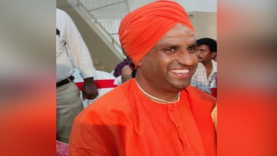 Basavalinga Swamiji of Bandemath committed suicide: a twist to the case of honeytrap suicide!