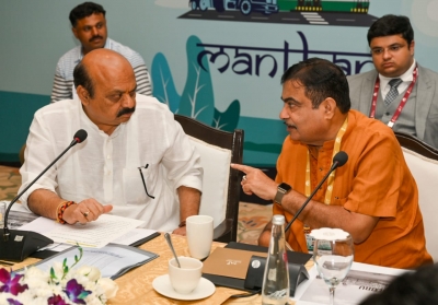 CM Bommai had an important discussion with Union Minister Nitin Gadkari about road and traffic