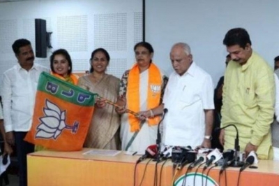 Congress leader Kagodu Thimmappa daughter joins BJP!
