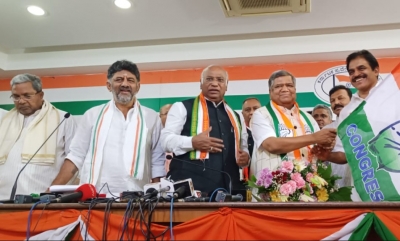  Former CM Jagdish Shettar joined the Congress party to face the assembly elections
