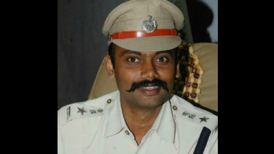 IPS officer accused of illicit relationship with female ASI, husband complains!