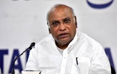 Eat mutton at night, feed non-vegetarians during the day: Kharge teases