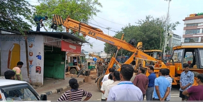 Operation of encroachment clearance on footpath under BBMP