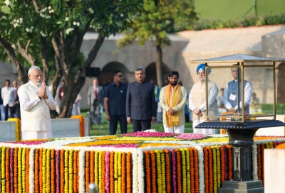 PM Modi paid homage to father of the nation at Rajghat