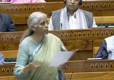  ಯುಪಿಎ ತೈಲ ಬಾಂಡ್‌ಗಳ ಕುರಿತು ಕಾಂಗ್ರೆಸ್ ಪಕ್ಷವನ್ನು ತರಾಟೆ ತಗೆದುಕೊಂಡ ಹಣಕಾಸು ಸಚಿವೆ ಸೀತಾರಾಮನ್ 