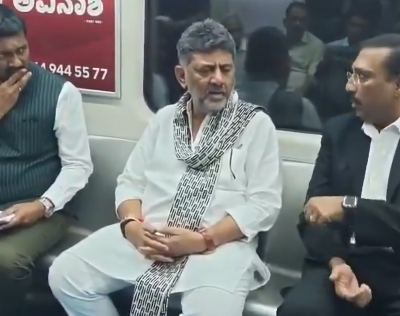 ಕನಕಪುರಕ್ಕೆ ಹೋಗಲು ಟ್ರಾಫಿಕ್ ಸಮಸ್ಯೆ ಉಂಟುಮಾಡದೆ, ನಮ್ಮ ಮೆಟ್ರೋದಲ್ಲಿ ಪ್ರಯಾಣಿಸಿದ ಸಿಎಂ ಡಿಕೆಶಿ | JANATA NEWS