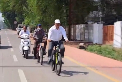 PM Modi Appeals for Fuel-Saving : MP High Court Judge Cycles to Court